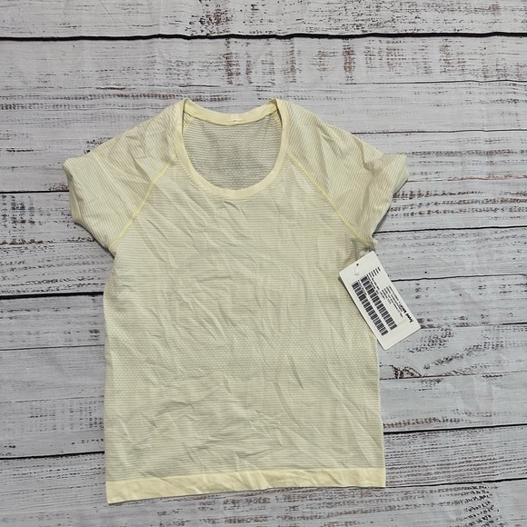 Lululemon Swiftly Tech Short Sleeve 2.0 - Picture 1 of 3